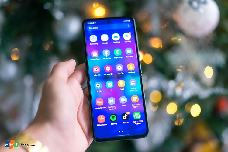 Samsung Galaxy Z Flip3: Thắp sáng không khí lễ hội bằng thiết kế đầy cảm hứng 3