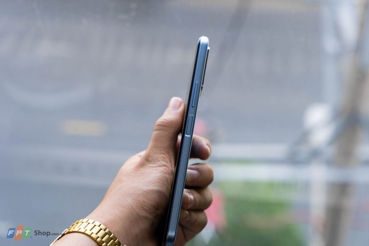 vivo Y33s có thiết kế mỏng nhẹ