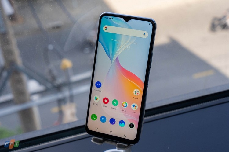 vivo Y33s có màn hình lớn, FHD+