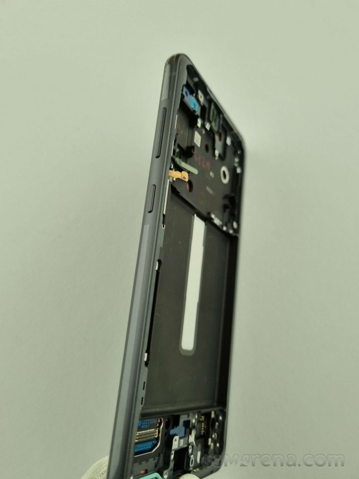 Linh kiện bên trong Galaxy S21 FE (ảnh 2)