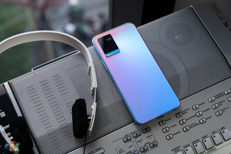 vivo Y33s có hai màu 