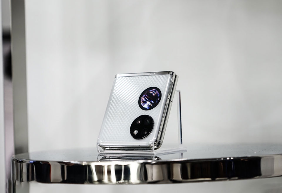 Huawei P50 Pocket - Ảnh 02 Huawei P50 Pocket - Ảnh 02