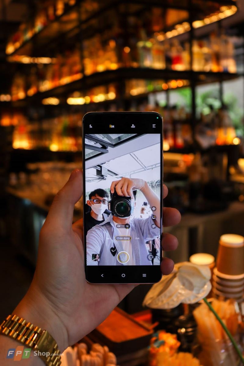 vivo V23 5G tiên phong với camera selfie kép