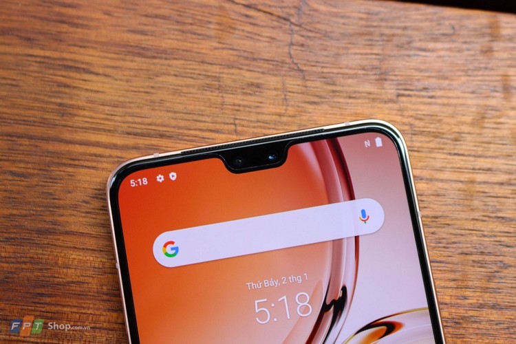Màn hình sử dụng notch tai thỏ