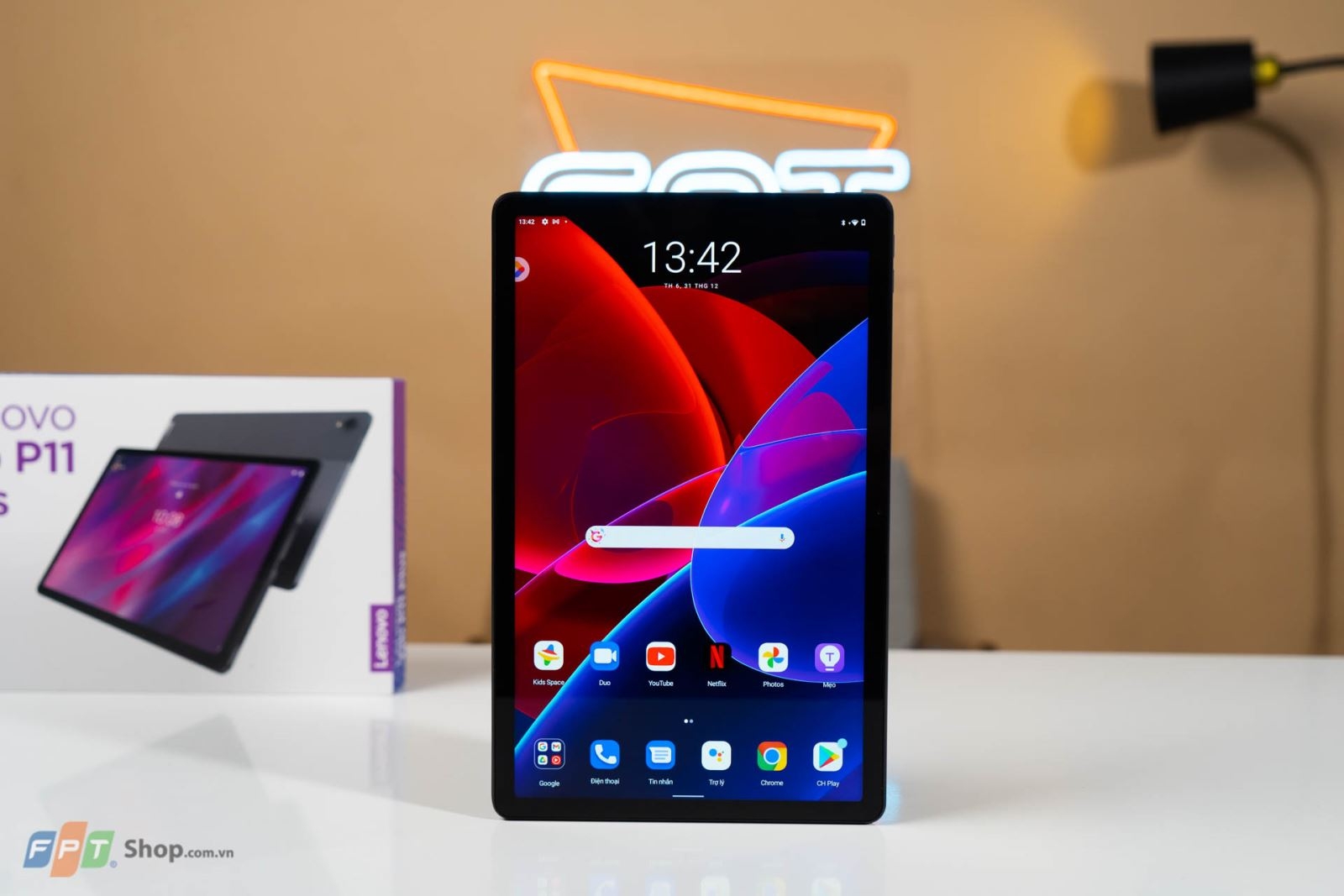 Trên tay Lenovo Tab P11 Plus: Thiết kế xuất sắc, thời lượng pin tốt và điểm nhấn màn hình 2K 5
