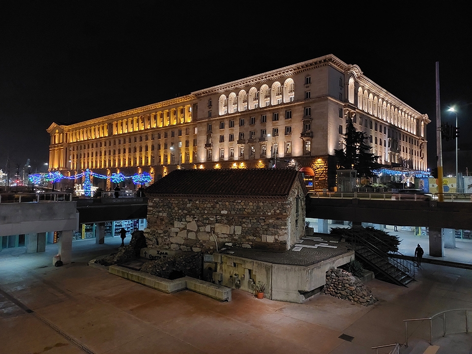 Khả năng chụp hình trên bộ ba camera 64MP Samsung Galaxy M52 5G như thế nào?