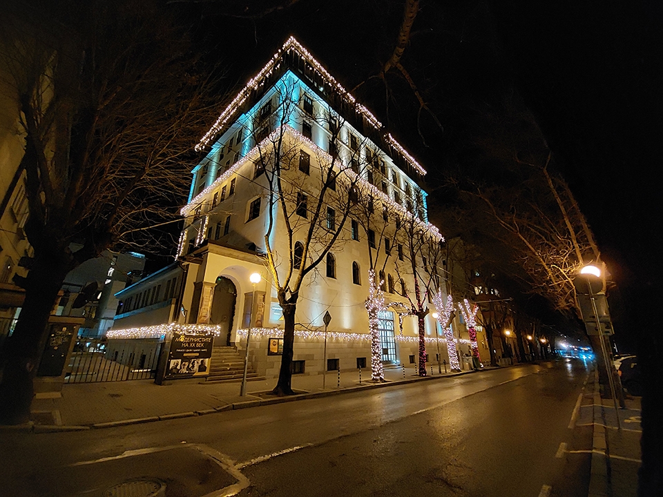 Khả năng chụp hình trên bộ ba camera 64MP Samsung Galaxy M52 5G như thế nào?