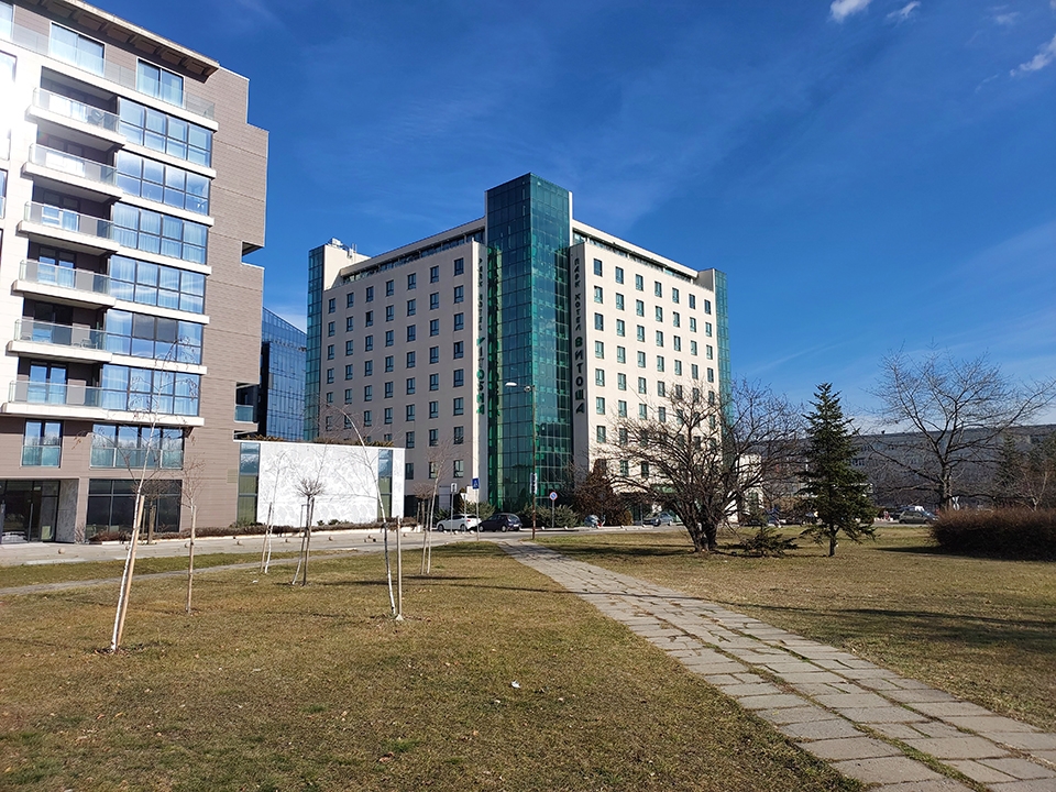 Khả năng chụp hình trên bộ ba camera 64MP Samsung Galaxy M52 5G như thế nào?