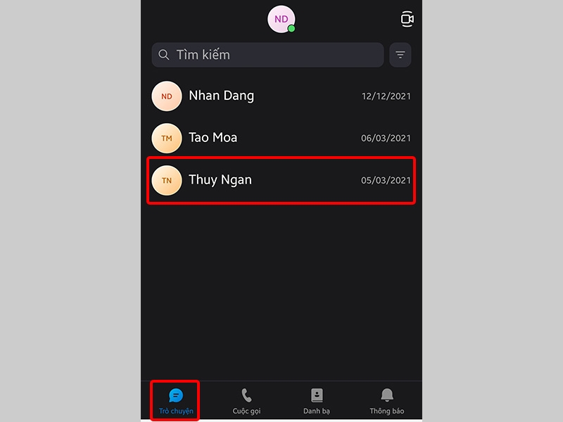 Chuyển sang tab Trò chuyện và nhấn vào Liên hệ bạn muốn xóa