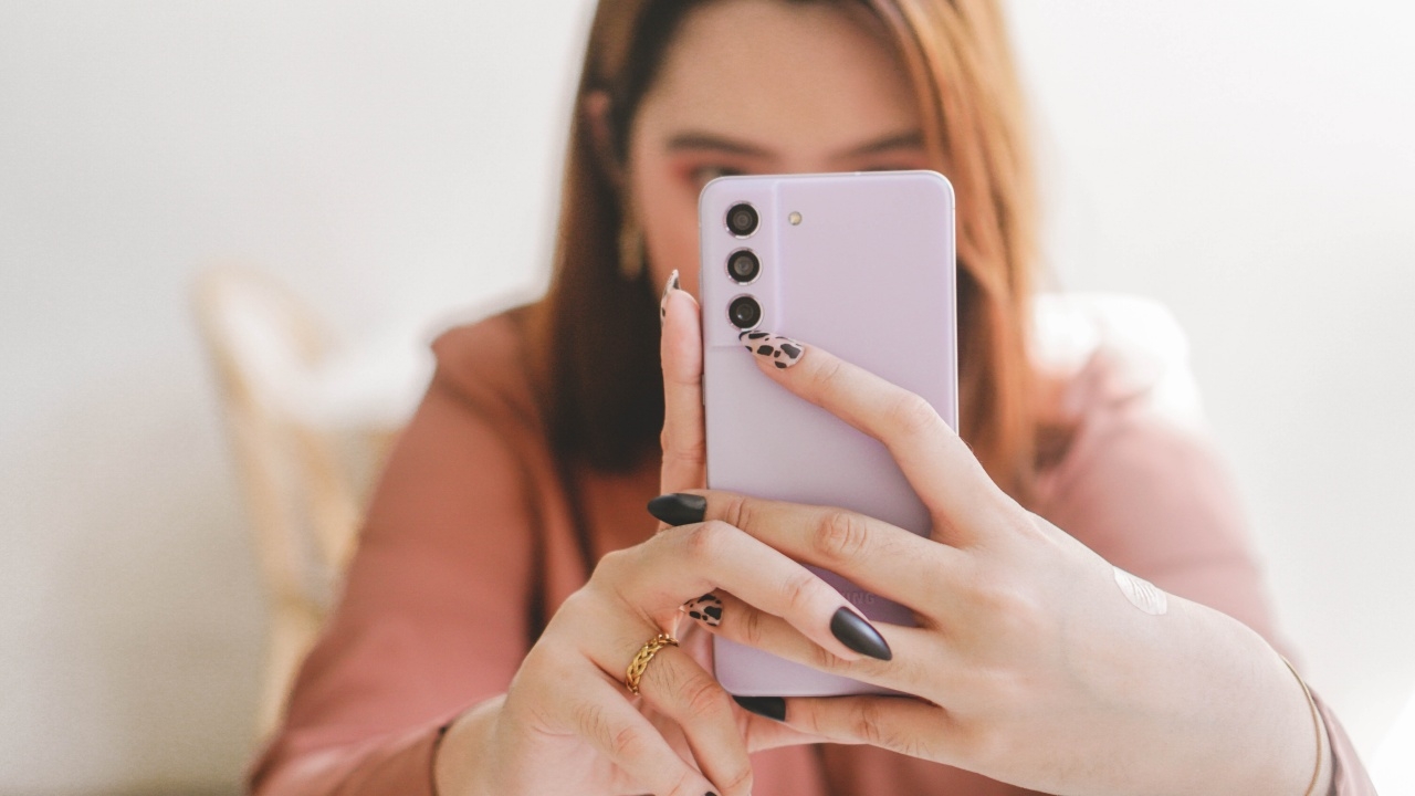 Smartphone màu Tím