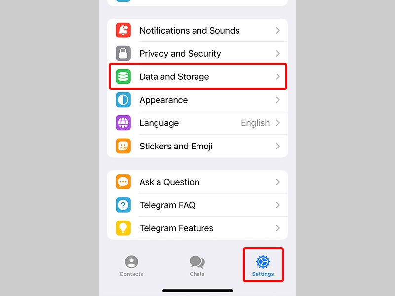 Nhấn vào mục Settings và chọn Data and Storage