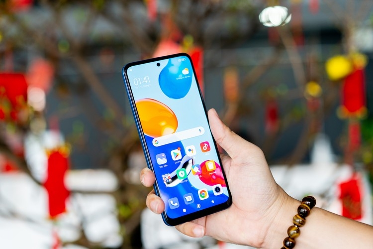 Trên tay Redmi Note 11 (4)