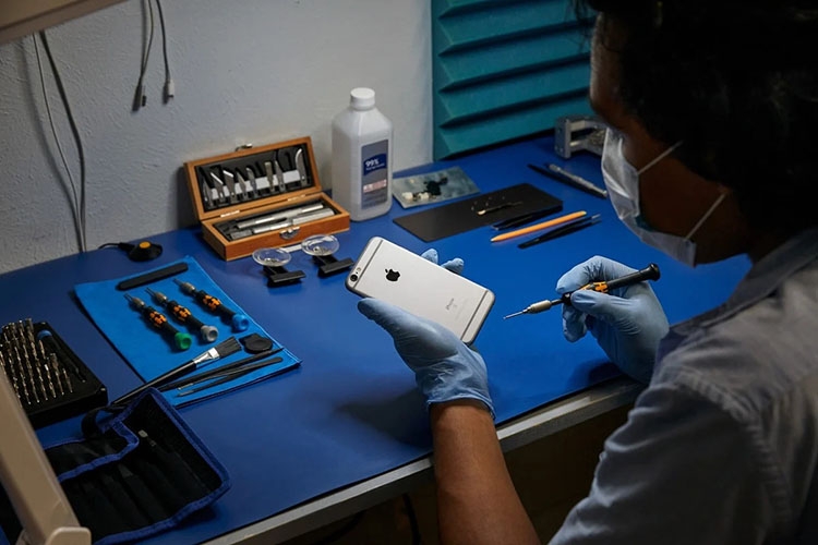 Bị kết án 26 tháng tù vì lừa Apple đổi bảo hành iPhone giả hơn 1 triệu USD