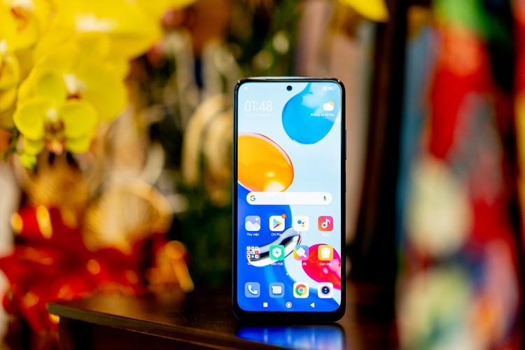 Màn hình AMOLED 90Hz trên Redmi Note 11