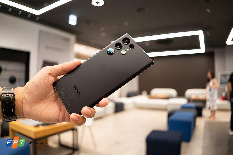 Samsung Galaxy S22 Ultra ra mắt: Thiết kế Galaxy Note, Snapdragon 8 Gen 1, 4 camera 108MP, giá từ 31.99 triệu đồng