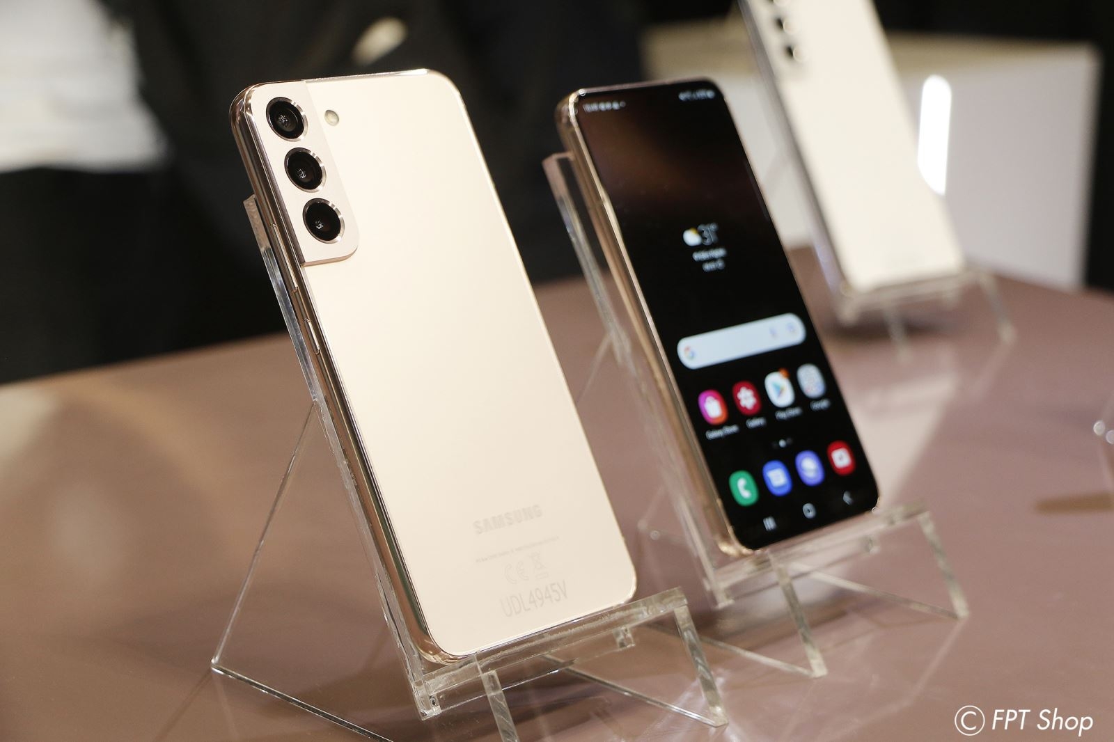 Samsung Galaxy S22 (2)