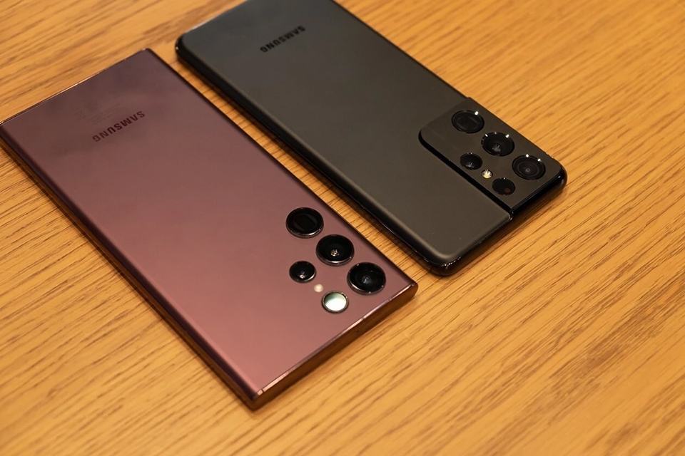 So sánh Galaxy S22 Ultra và Galaxy S21 Ultra (ảnh 7) So sánh Galaxy S22 Ultra và Galaxy S21 Ultra (ảnh 7)