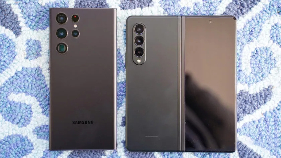 So sánh Galaxy S22 Ultra và Galaxy Z Fold3 5G (ảnh 5) So sánh Galaxy S22 Ultra và Galaxy Z Fold3 5G (ảnh 5)