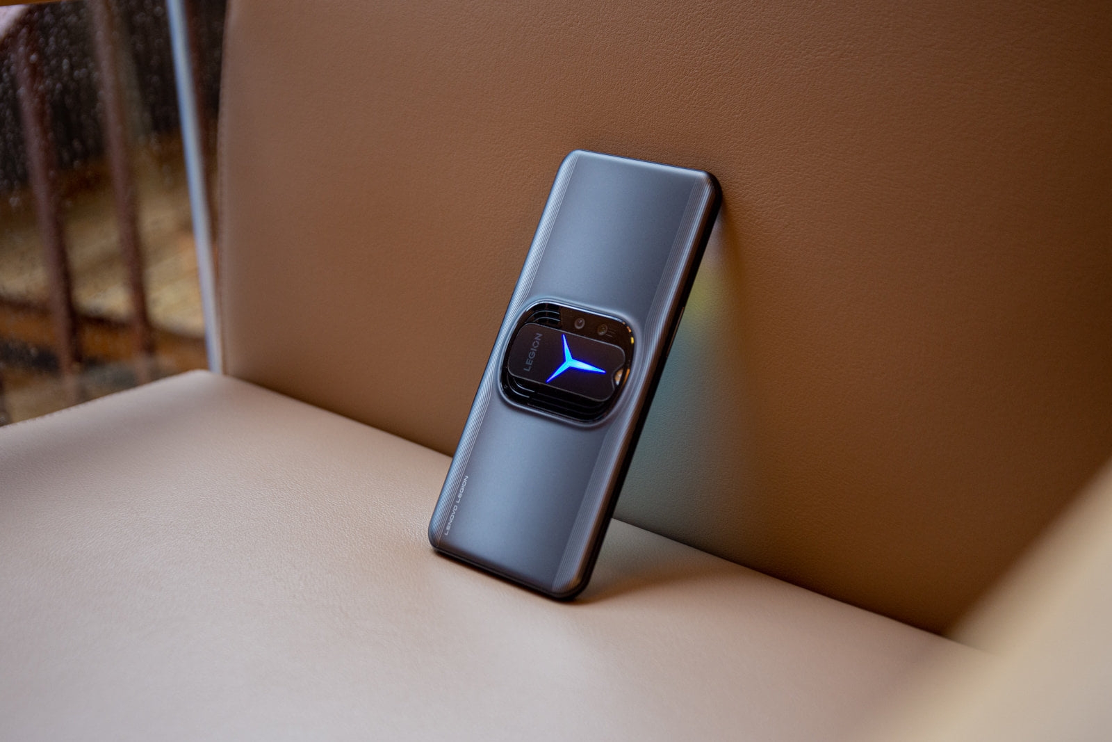 Gaming phone Lenovo Legion Y90 ra mắt: Snapdragon 8 Gen 1, sạc 68W, bộ nhớ đến 640GB, giá từ 14.5 triệu đồng