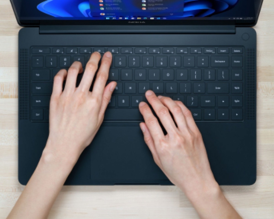 Nokia PureBook Pro (ảnh 2) Nokia PureBook Pro (ảnh 2)