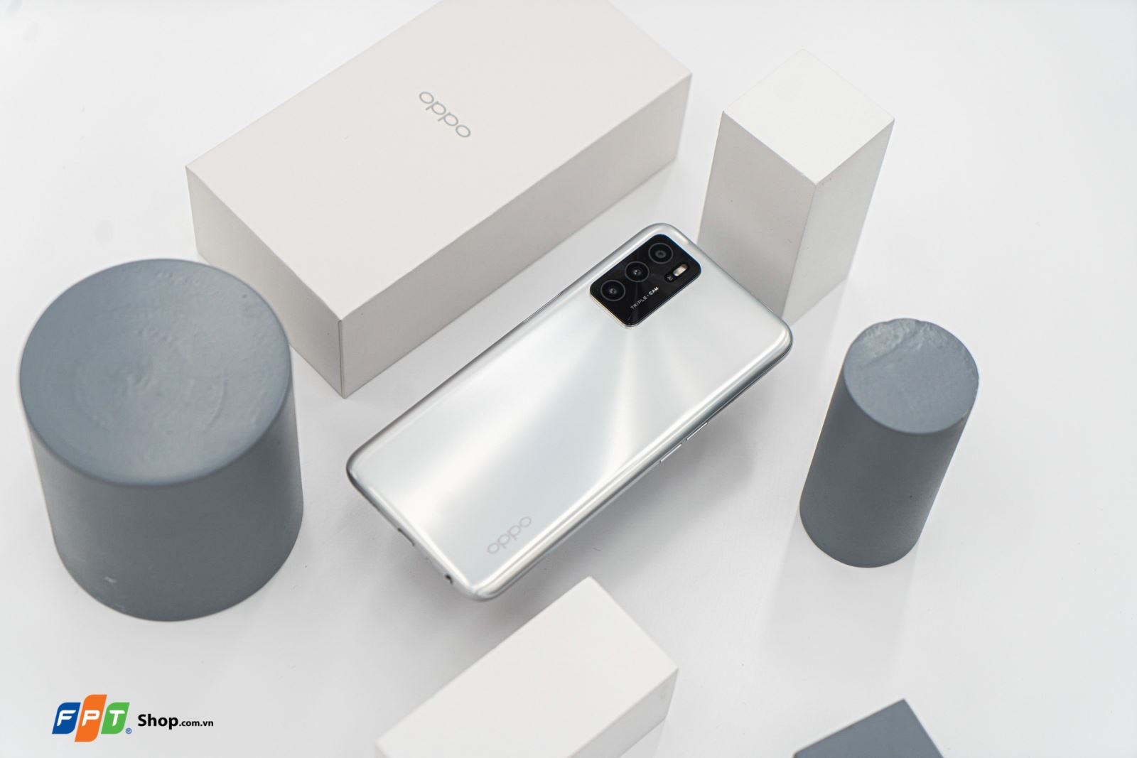 Mở hộp OPPO A16: Thiết kế sang trọng, 3 camera AI, giá chỉ 3.99 triệu đồng