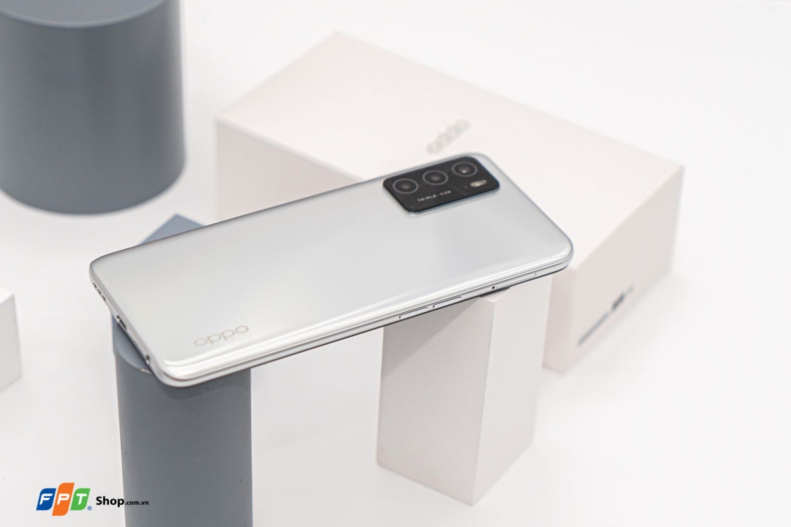 Mở hộp OPPO A16: Thiết kế sang trọng, 3 camera AI, giá chỉ 3.99 triệu đồng