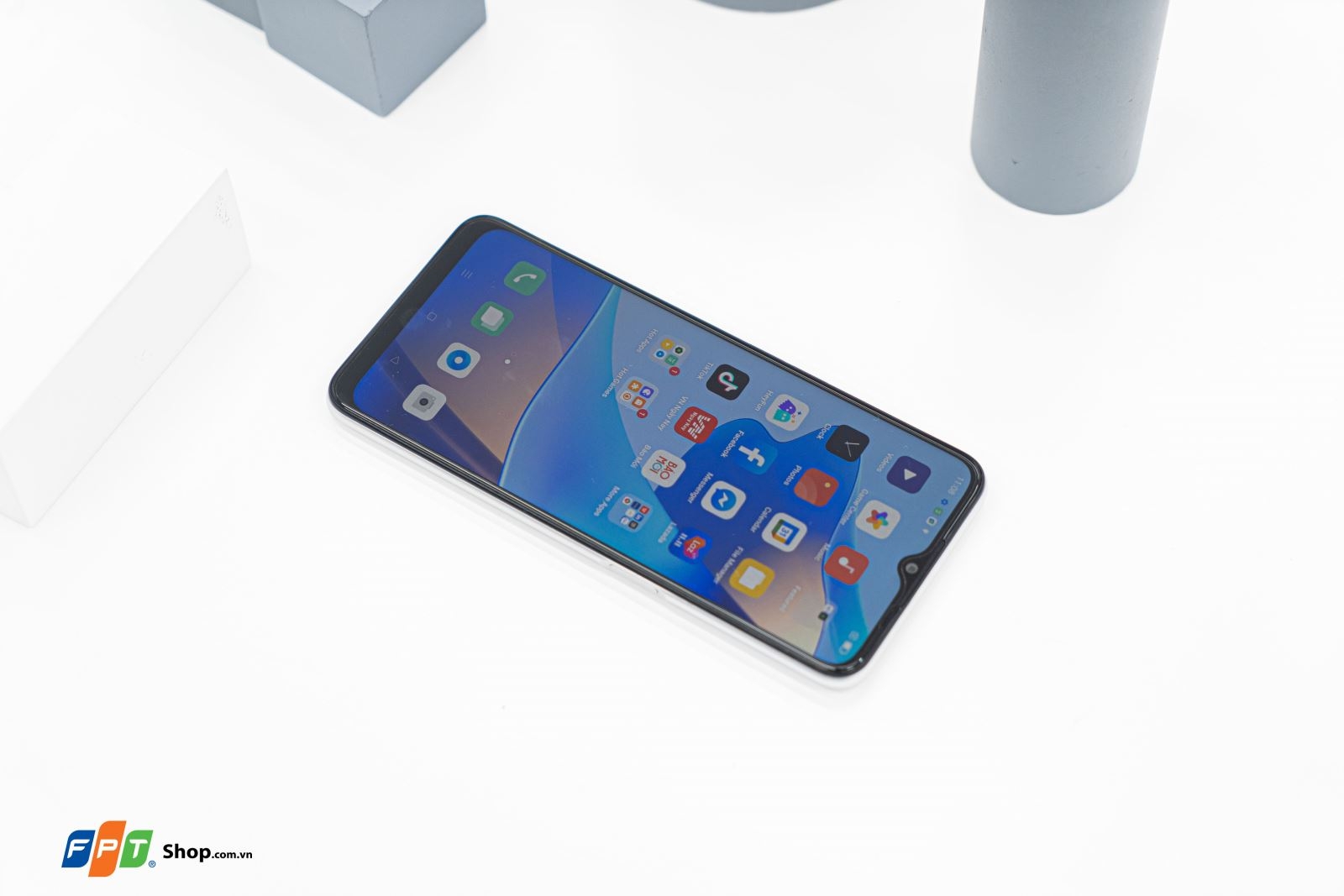 Mở hộp OPPO A16: Thiết kế sang trọng, 3 camera AI, giá chỉ 3.99 triệu đồng