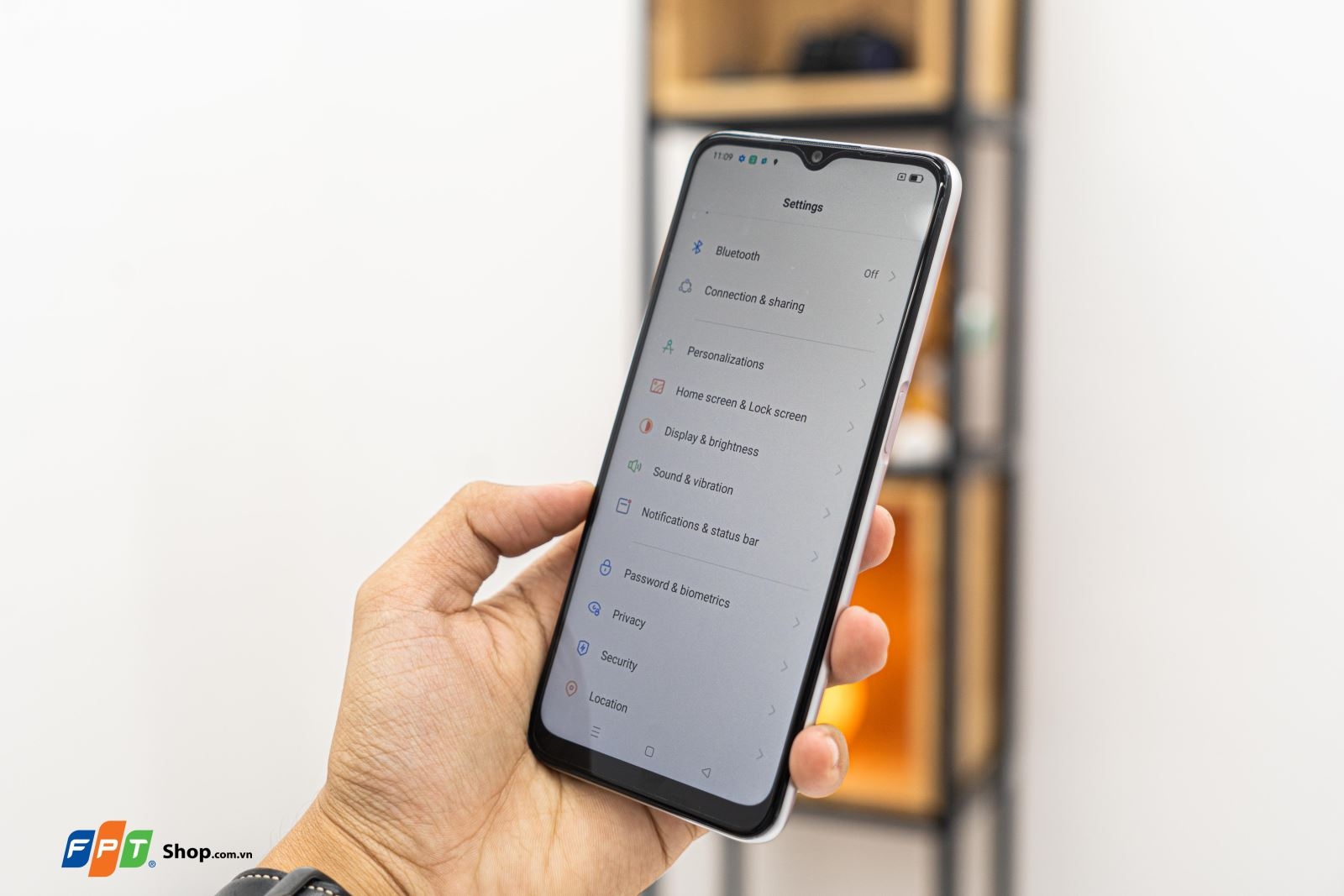 Mở hộp OPPO A16: Thiết kế sang trọng, 3 camera AI, giá chỉ 3.99 triệu đồng