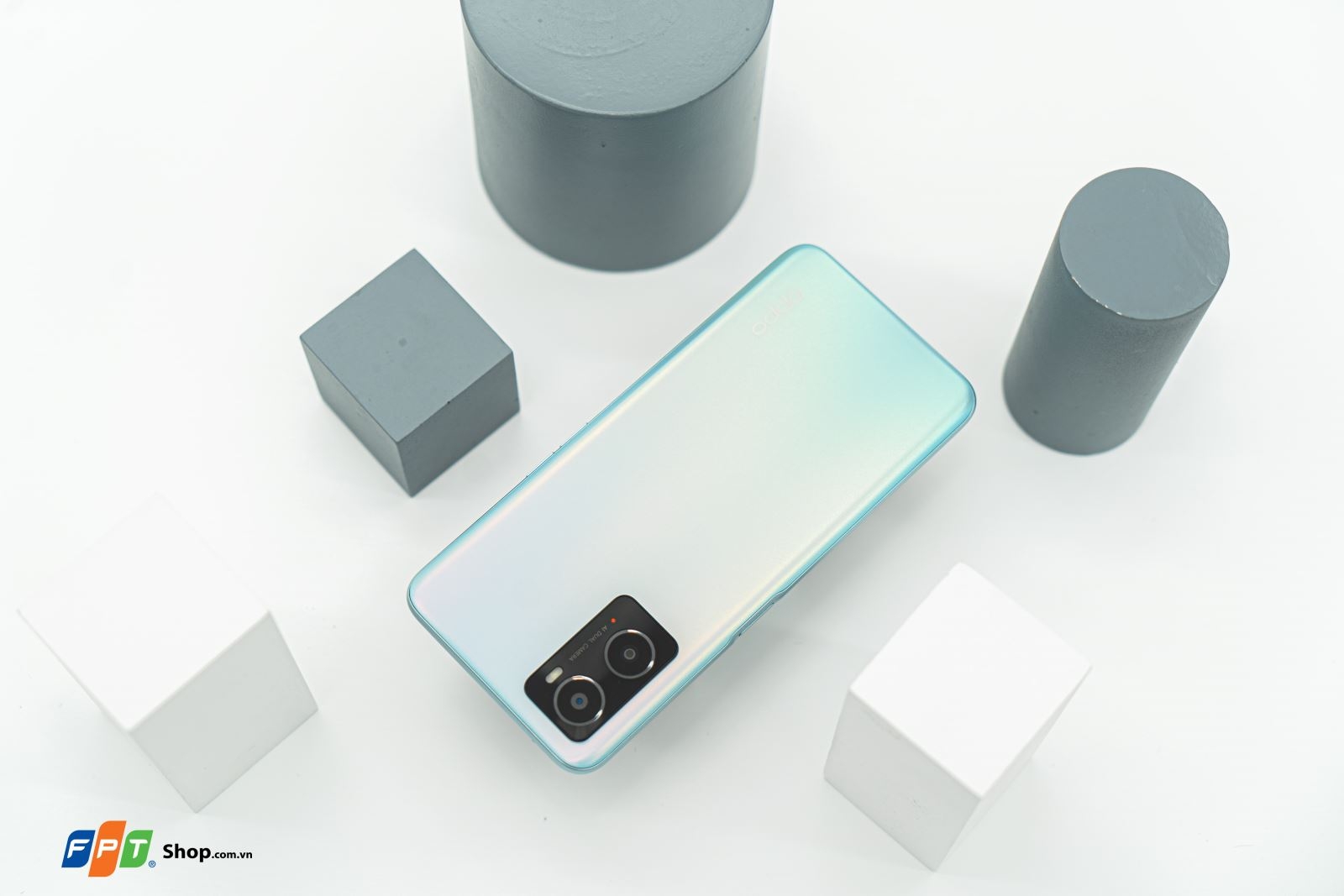 Tầm giá dưới 6 triệu, OPPO A76 có gì đáng mua đến thế?