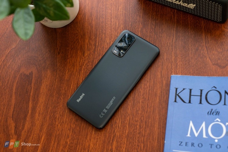 Mặt lưng Redmi Note 11