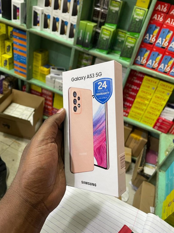 Galaxy A53 5G lên kệ (ảnh 1) Galaxy A53 5G lên kệ (ảnh 1)