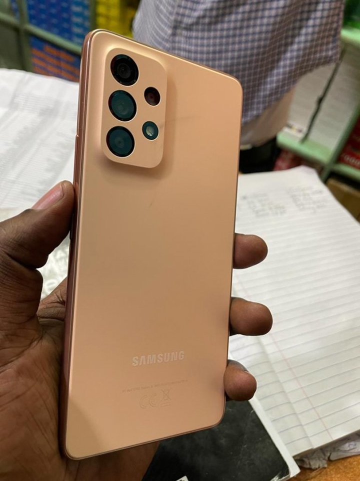 Galaxy A53 5G lên kệ (ảnh 3) Galaxy A53 5G lên kệ (ảnh 3)