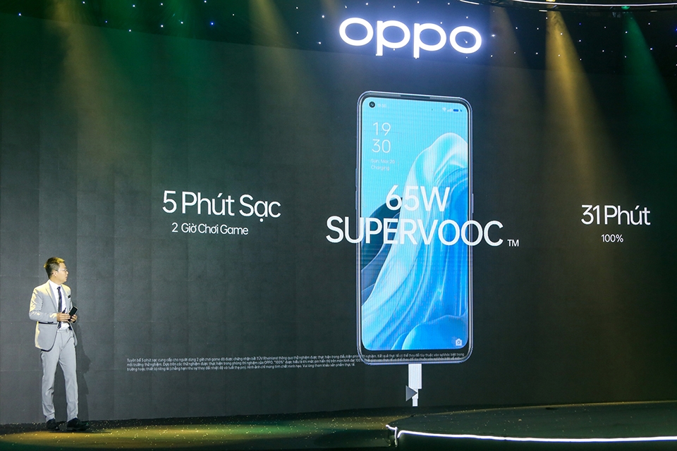 OPPO Reno7 và Reno7 Z ra mắt tại VN: Chuyên gia nhiếp ảnh chân dung, giá từ 10.49 triệu đồng