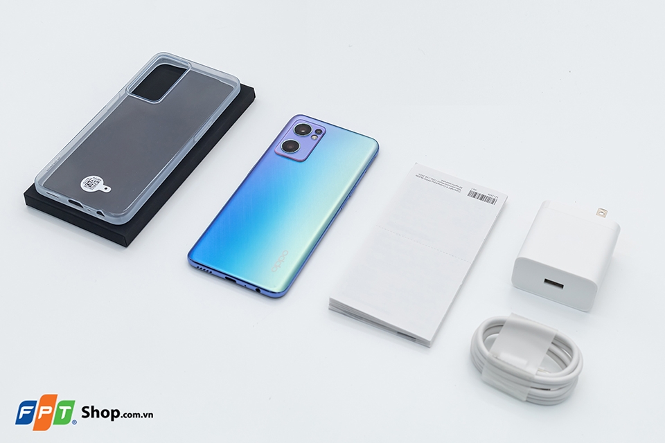 Trên tay OPPO Reno7: Thiết kế mới, sạc siêu tốc 65W, Dimensity 900, giá không đổi so với Reno6