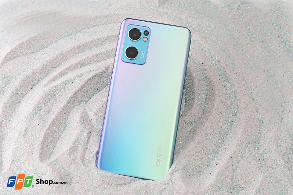 Trên tay OPPO Reno7: Thiết kế mới, sạc siêu tốc 65W, Dimensity 900, giá không đổi so với Reno6
