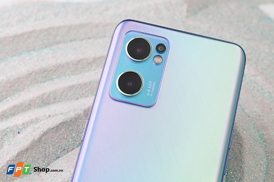 Trên tay OPPO Reno7: Thiết kế mới, sạc siêu tốc 65W, Dimensity 900, giá không đổi so với Reno6