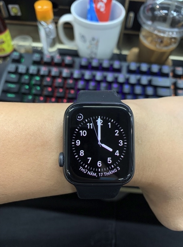 Cách đảo ngược vị trí của Apple Watch