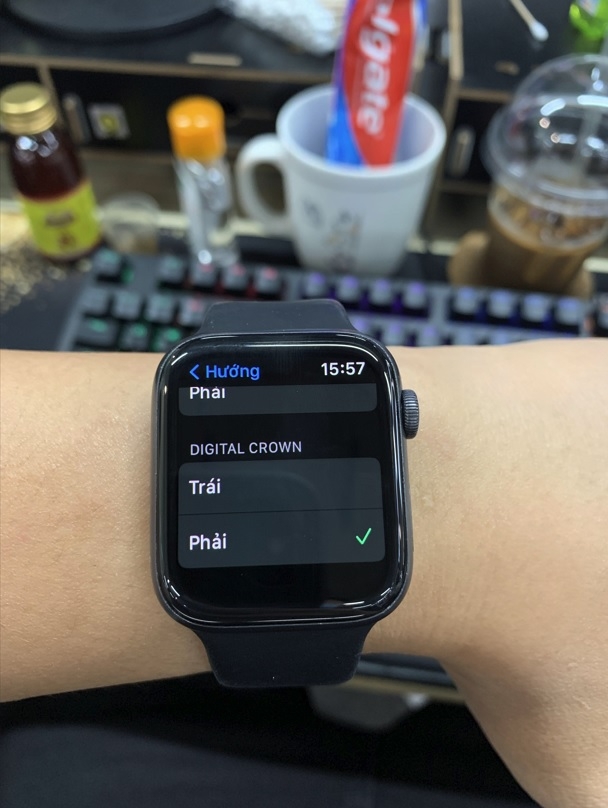 Cách đảo ngược vị trí của Apple Watch