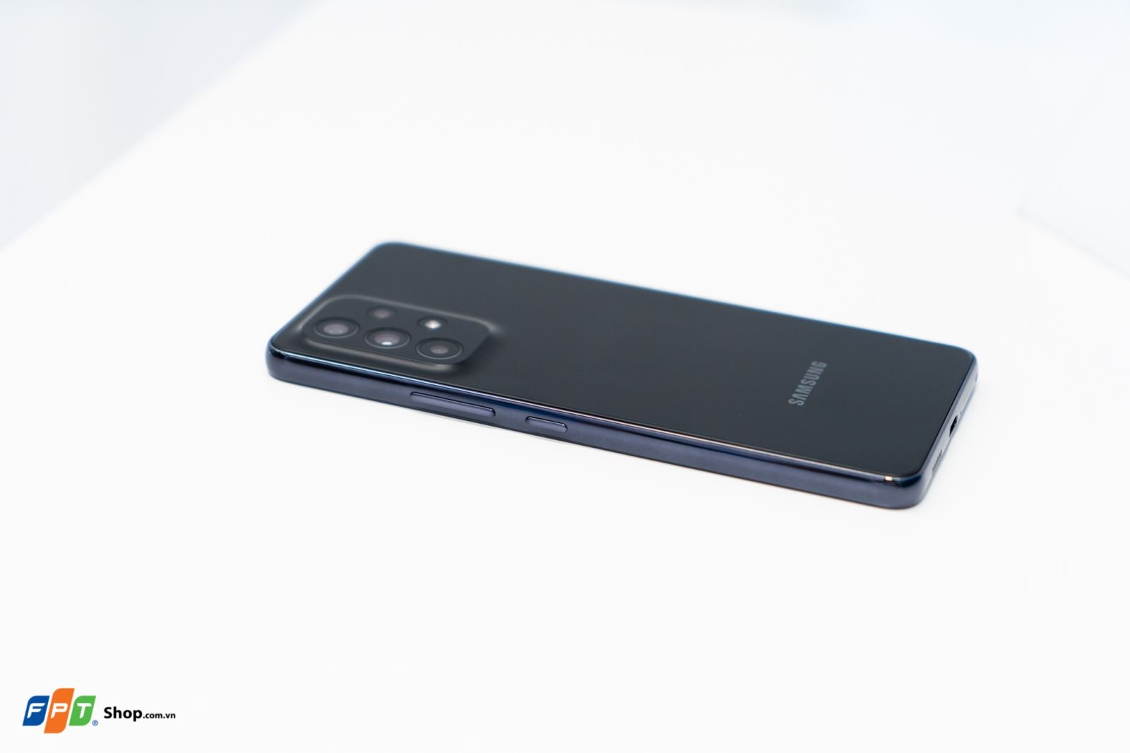 Trên tay Samsung Galaxy A53 5G: Màn hình 120Hz, thiết kế tươi trẻ, Exynos 1280, giá từ 9.9 triệu đồng