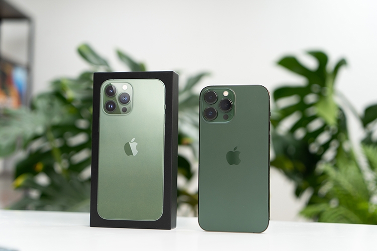 Trên tay iPhone 13 Pro Max Xanh Lá 5