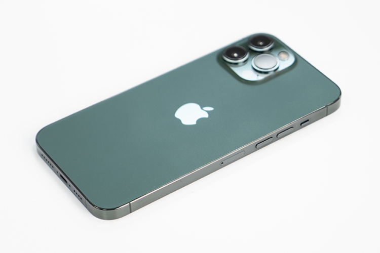 Trên tay iPhone 13 Pro Max Xanh Lá 8