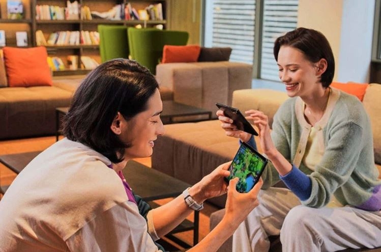 Samsung Galaxy Z Fold3 - "Cỗ máy" thu nhỏ thay thế mọi thiết bị Workaholic chính hiệu 8