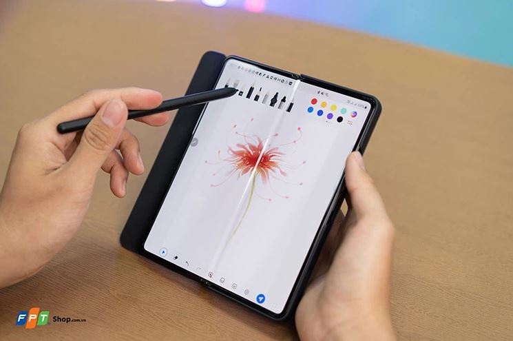 Samsung Galaxy Z Fold3 - "Cỗ máy" thu nhỏ thay thế mọi thiết bị Workaholic chính hiệu 7