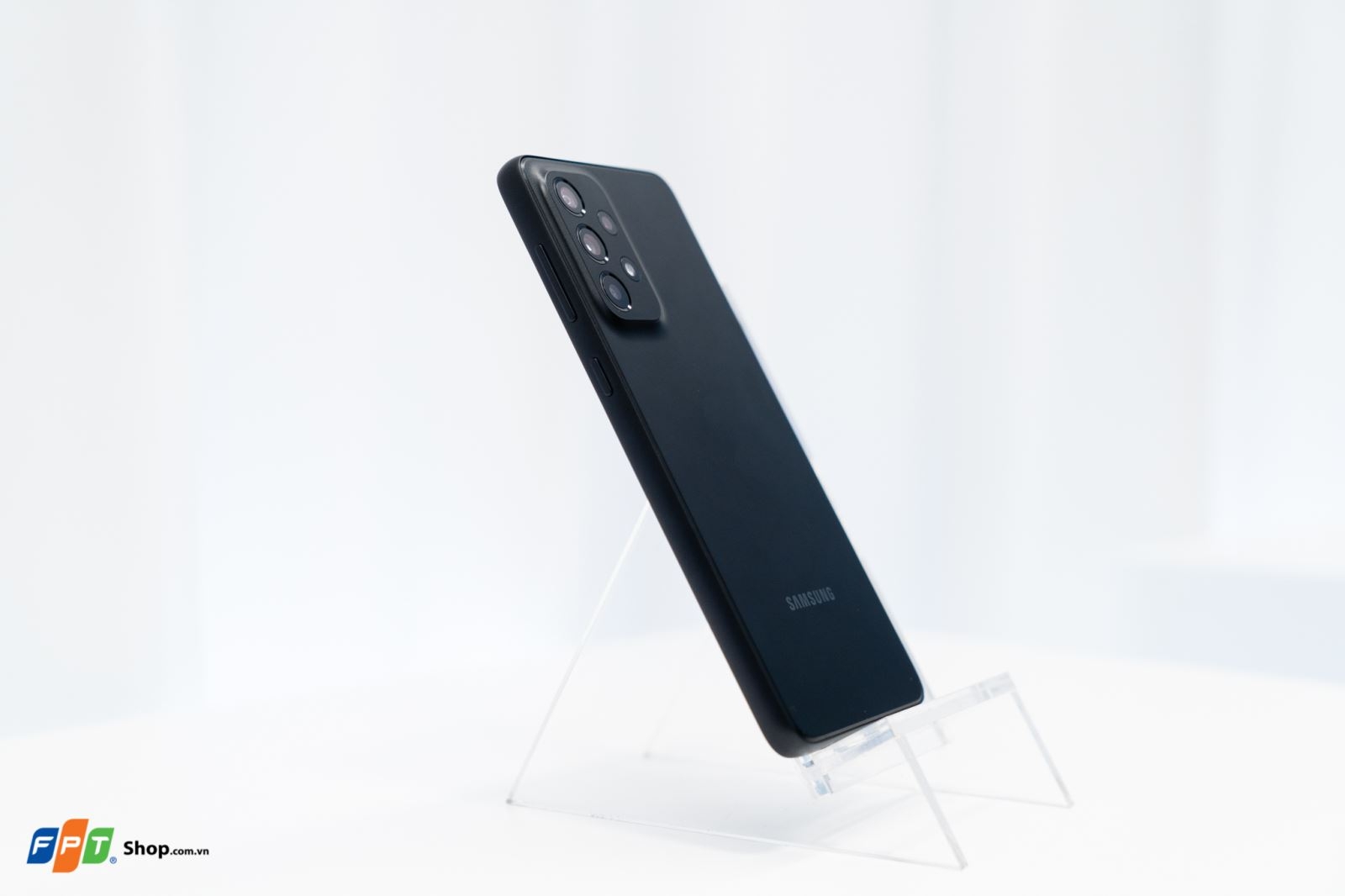 Trên tay Samsung Galaxy A33 5G: Thiết kế, cấu hình tương tự Galaxy A53, mức giá phải chăng hơn