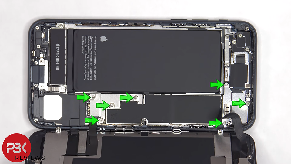 Mổ bụng iPhone SE 2022 (ảnh 3) Mổ bụng iPhone SE 2022 (ảnh 3)