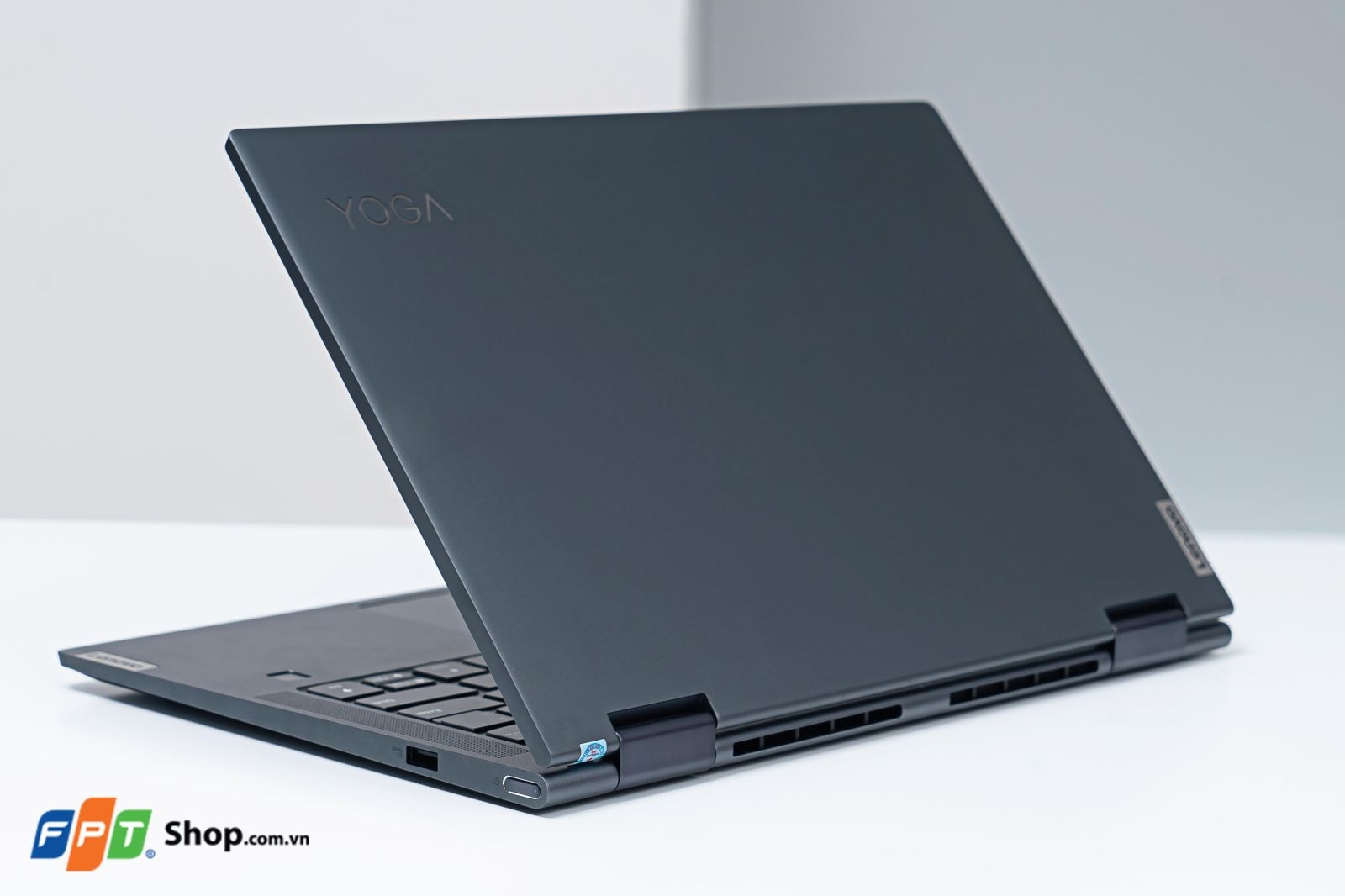 Pc và laptop khác nhau như thế nào 1