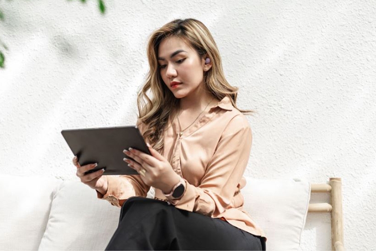 “Bóc tem” Samsung Galaxy Watch4 thế hệ mới với loạt cải tiến và dây đeo sắc màu 1