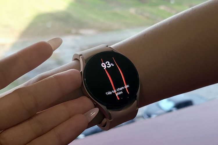 “Bóc tem” Samsung Galaxy Watch4 thế hệ mới với loạt cải tiến và dây đeo sắc màu 102