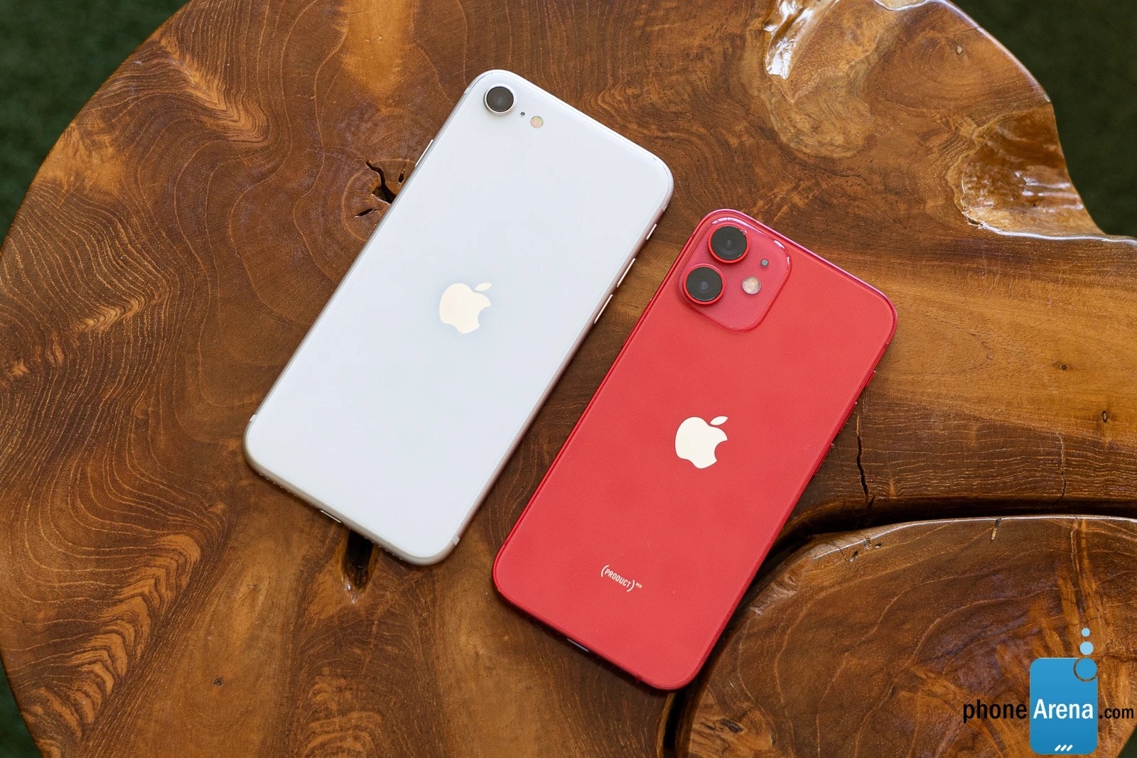 So sánh iPhone SE 2022 và iPhone 12 mini 03 So sánh iPhone SE 2022 và iPhone 12 mini 03