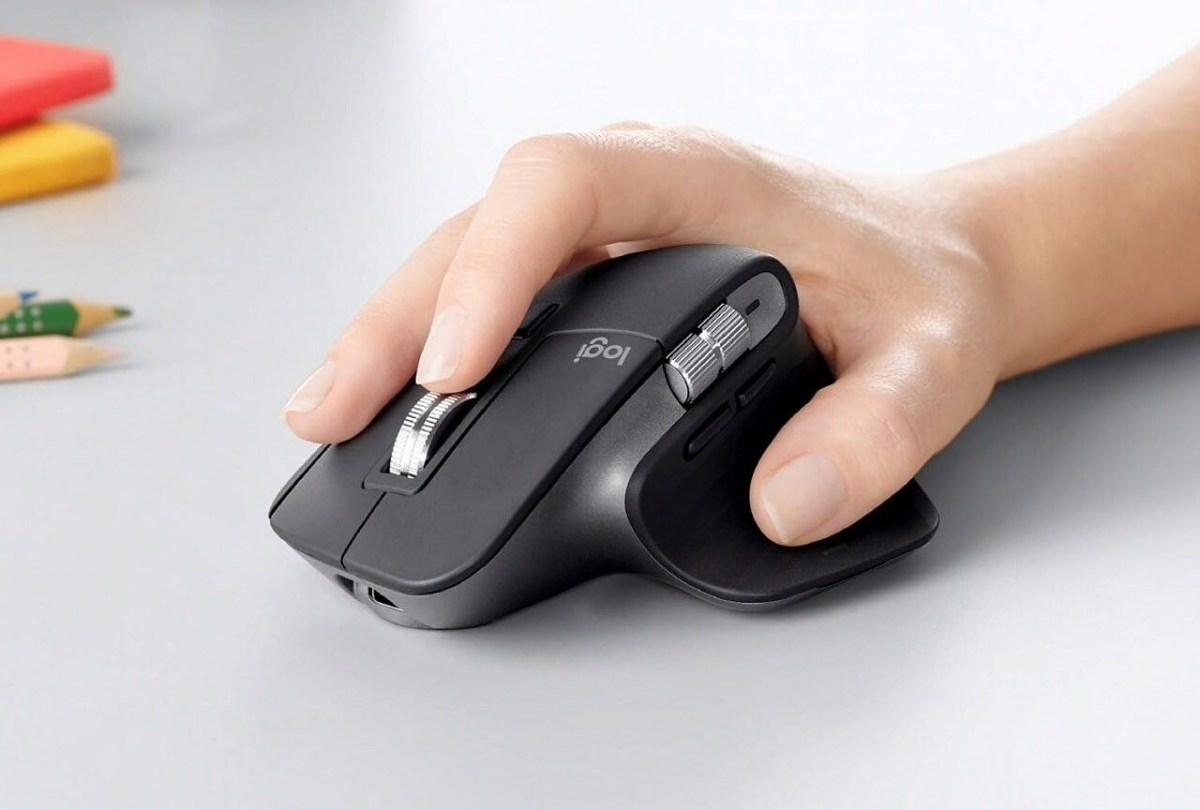 logitech của nước nào 6